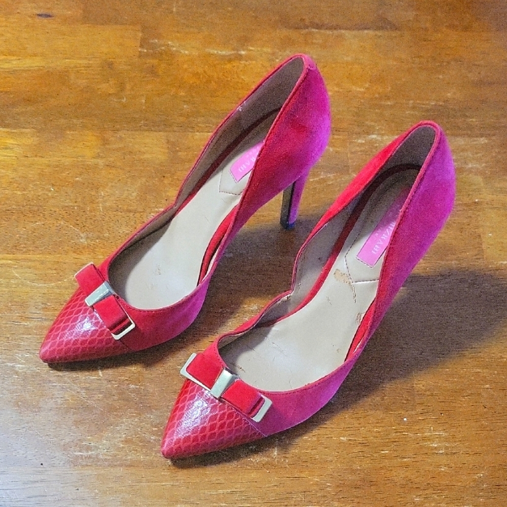 Elegant Red Heels with Bow Accent